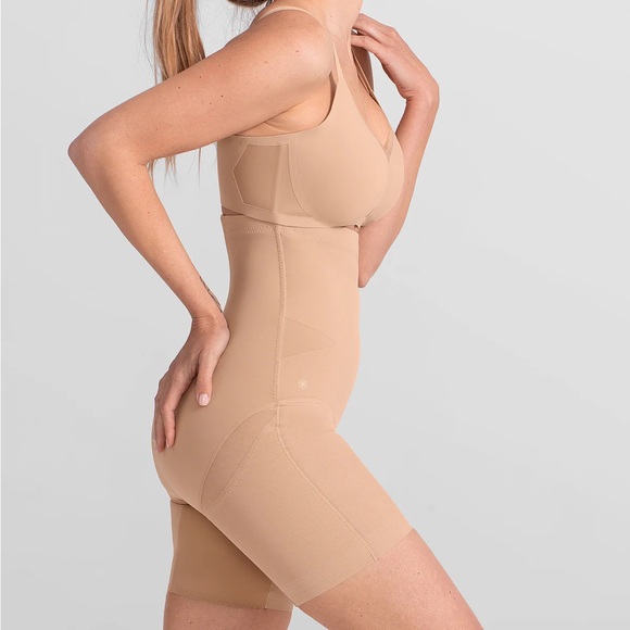 Honeylove Shapewear Short Size Small in Color Sand - Picture 3 of 6